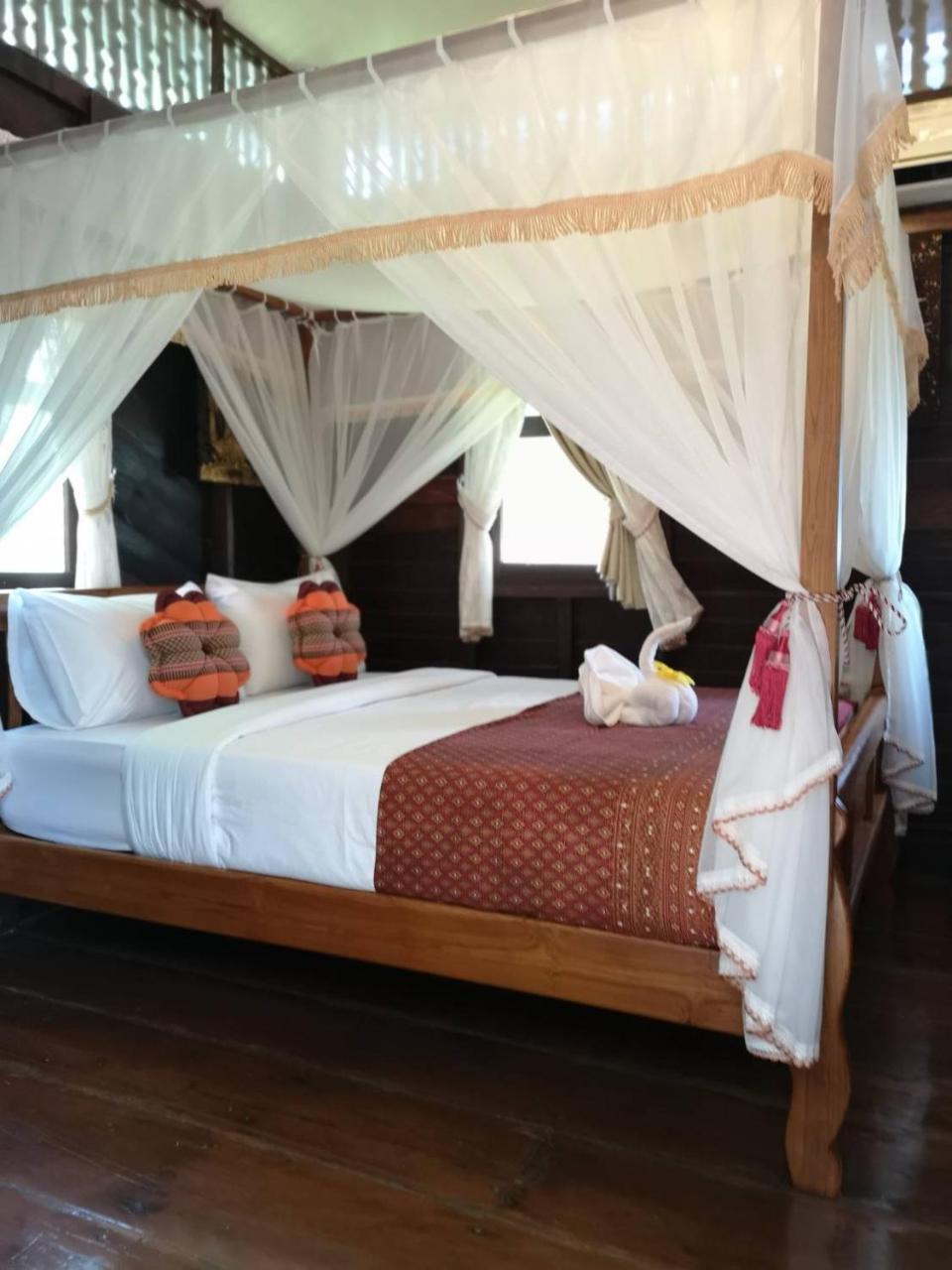 Baan Sithepaban Guesthouse Phitsanulok Bagian luar foto